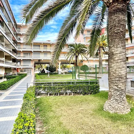 Pineda Y Vistas Playa Apartment *